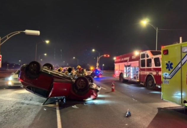 Les pompiers et policiers de Laval ont remis la victime de cet accident, survenu boulevard des Laurentides, aux paramédicaux d'Urgences-santé en quelque 10 minutes seulement après l'appel au 911.