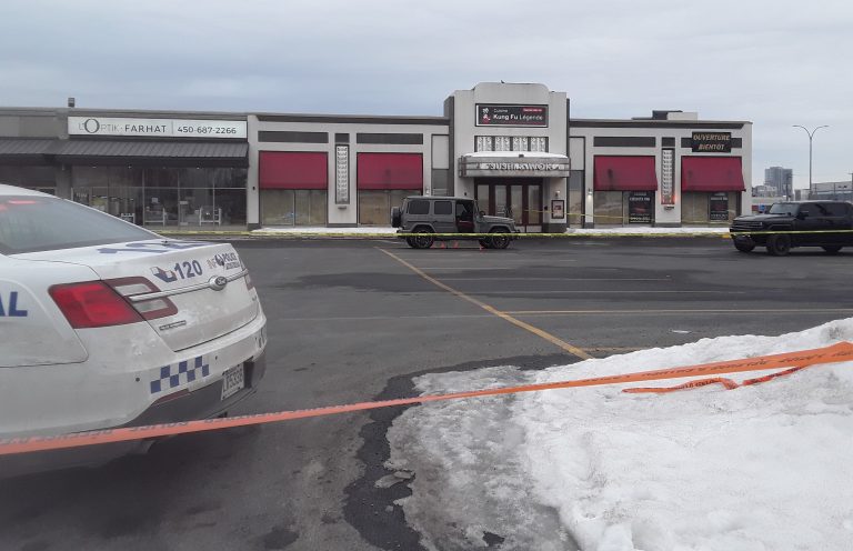 Spectaculaire tentative de meurtre sur un homme dans trentaine dans un lieu commercial fortement achalandé à la jonction de Laval-des-Rapides et l’est de Chomedey, dans l’après-midi du vendredi 9 février.