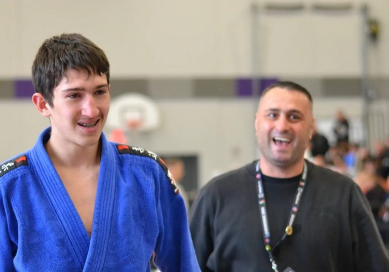 Alex Bodolica à l’épreuve de judo aux Jeux du Québec.
