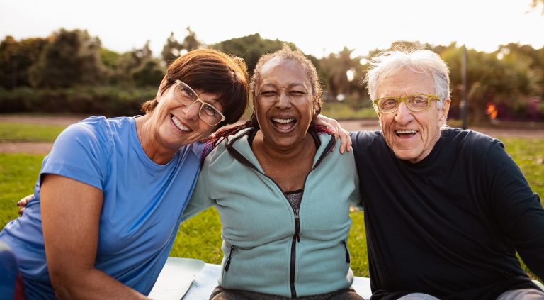 Alors que l'on vit en moyenne de plus en plus vieux, de nombreux moyens s'offrent aux personnes âgées qui veulent conserver, voire améliorer leur bien-être.