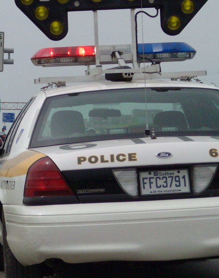 Les six arrestations dans des véhicules roulant à haute vélocité sur l'autoroute 40 ont mené à la découverte et saisie de deux armes à feu prohibées tard, dans la soirée du vendredi 19 avril.