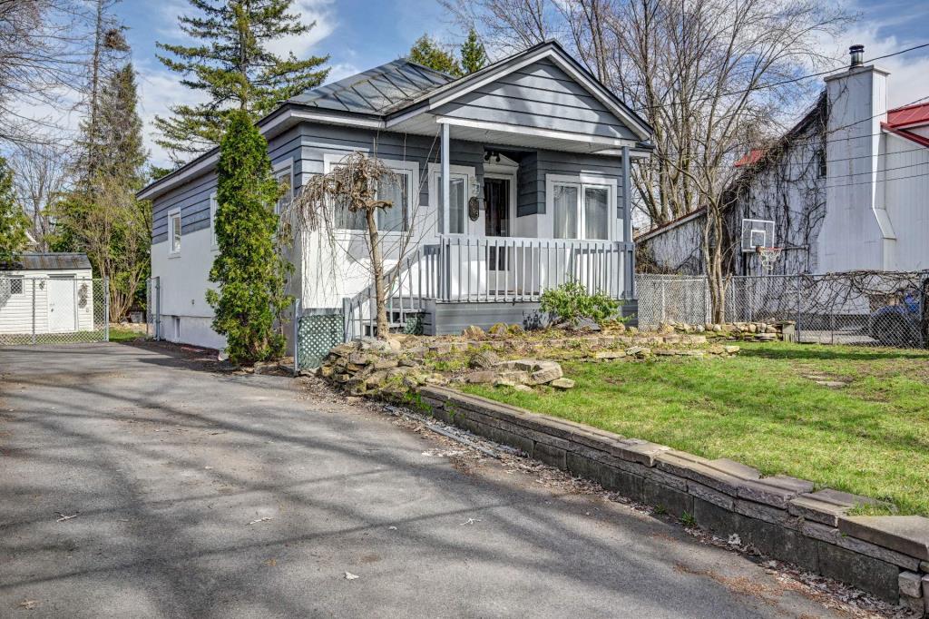 Située au 963, 3e Avenue, dans Fabreville, cette demeure est actuellement l'une des quatre maisons les moins chères en vente à Laval.