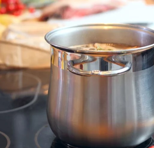 Un homme s'est gravement brûlé sur son corps lors du 8e feu de cuisine à se produire sur le territoire de Laval depuis le début de l'année.