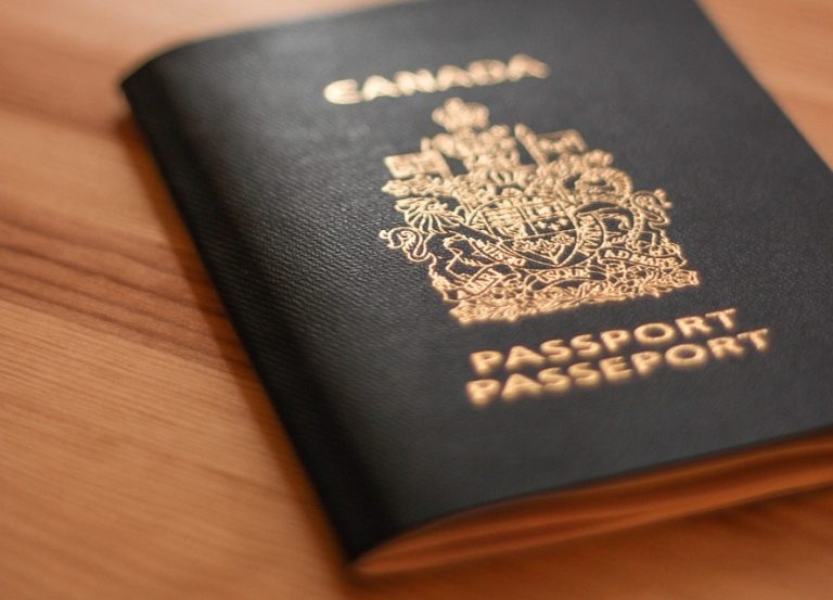 passeport canadien prêt en vue d'un voyage