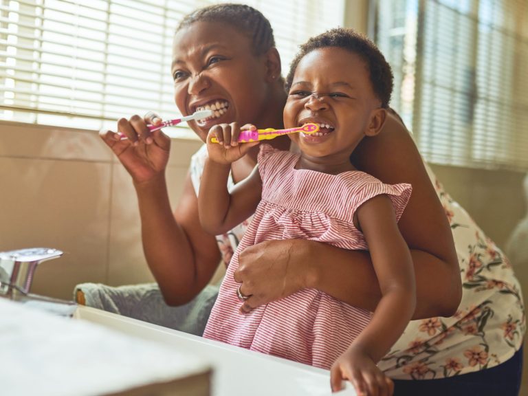 Il est important de se renseigner sur le Régime canadien de soins dentaires qui favorise un meilleur accès à ces soins pour de nombreuses familles du pays.