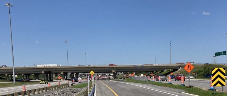 Ce sont des travaux d'asphaltage qui occasionneront des fermetures sur la voie de desserte de l'autoroute 440 ces prochains jours.