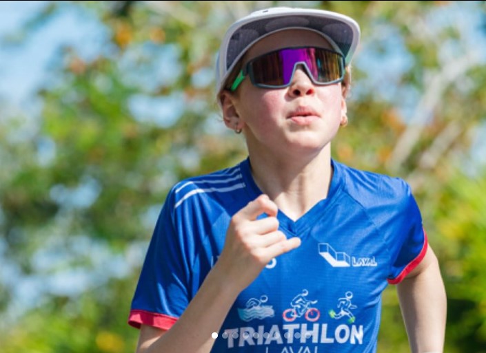 La triathlète de Sainte-Rose Raphaëlle Moffett domine la Coupe Québec de triathlon depuis le début de l'été.