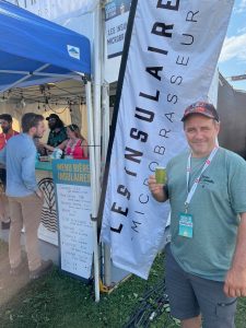 Luc Fortin du Domaine Brune Houblonde au Festival des bières de Laval, le 13 juillet dernier. (Crédit photo 2M.media-Geneviève Quessy)