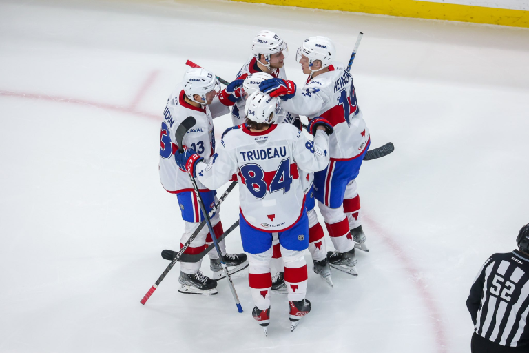 L'équipe du Rocket de Laval sur la glace.