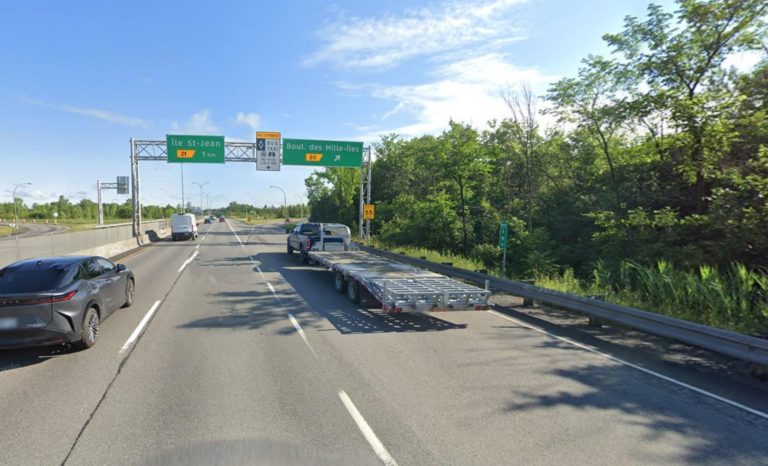 La sortie de l'A-25, en direction nord, vers le boulevard des Mille-Îles.