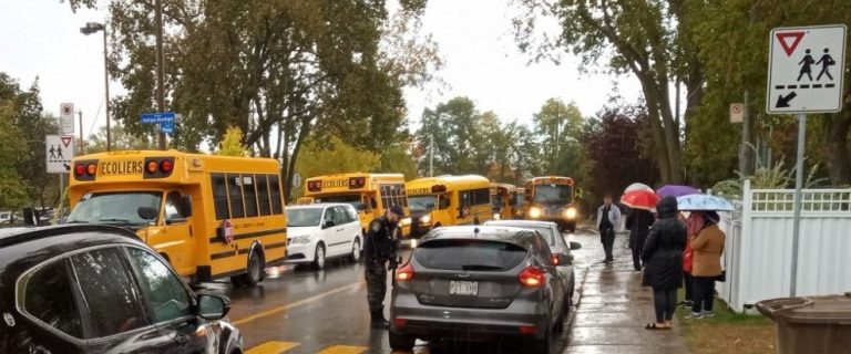 Un deuxième appel de menaces en moins de 24 heures a mené à un confinement barricadé d’une école secondaire de Laval, soit Georges-Vanier, à Saint-Vincent-de-Paul.