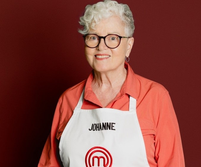 Pour Johanne Brosseau, MasterChef Québec a été bien plus qu'une simple compétition : ce fut une expérience humaine et culinaire inoubliable. «J’ai été privilégiée de vivre cette aventure, entourée de personnes bienveillantes et inspirantes» conclut la Lavalloise de Pont-Viau.