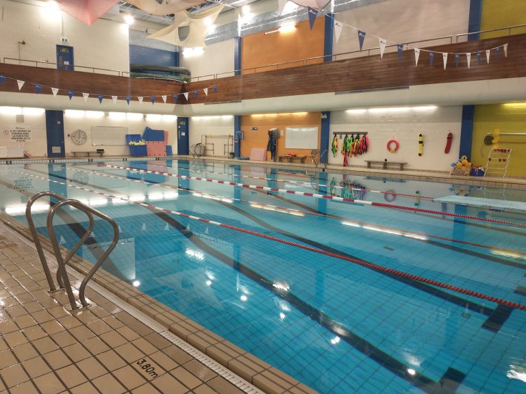 La piscine du Collège Montmorency dont l’utilisation est au cœur d’un différend entre l’institution scolaire et le Groupe Récrégestion.