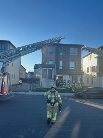 Ce qui serait le 8e feu de cuisine en 2024 à Laval, cette fois rue Tekakwitha, à Auteuil, a été contrôlé en une trentaine de minutes par les pompiers.