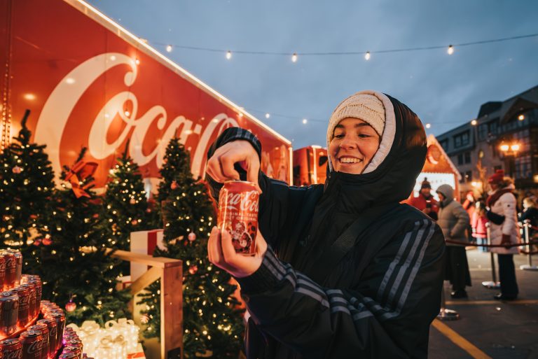 La tournée de la caravane Coca-Cola a débuté le jeudi 14 novembre à Halifax et se complétera à Vancouver le dimanche 22 décembre. (Photo gracieuseté)