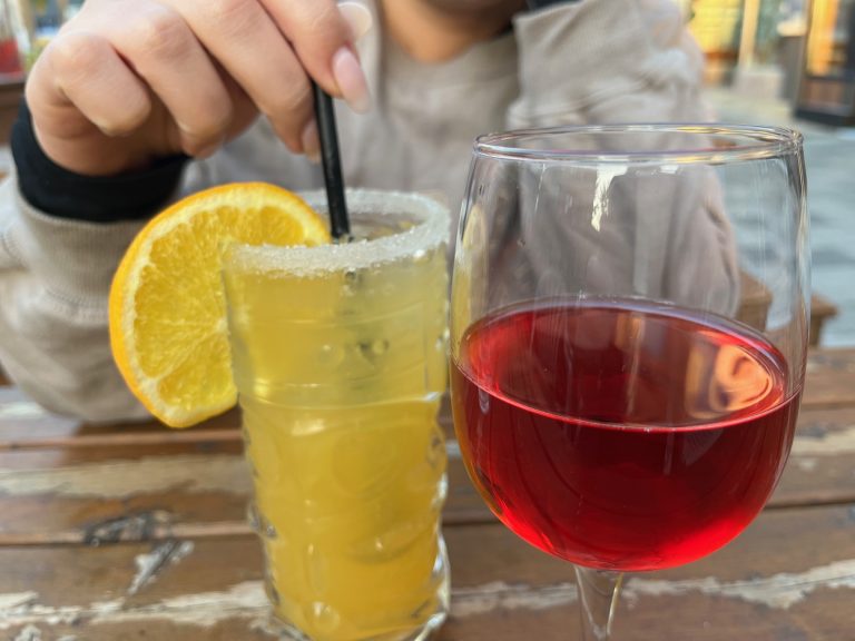 Des alcools produits à Laval pour trinquer pendant le temps des fêtes.