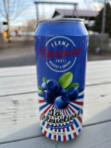 La Bleuetière est une bière qui contient des bleuets récoltés à la Ferme Marineau ainsi que céréales et houblon cultivés à Laval.