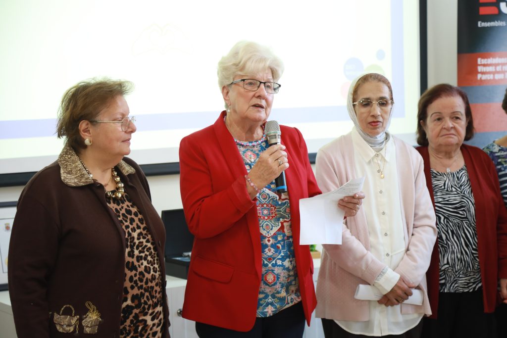 Andrée Daoud lors de son allocution, accompagnée par d’autres membres de SCAMA. (Photo gracieuseté - Johny Kondakjian)