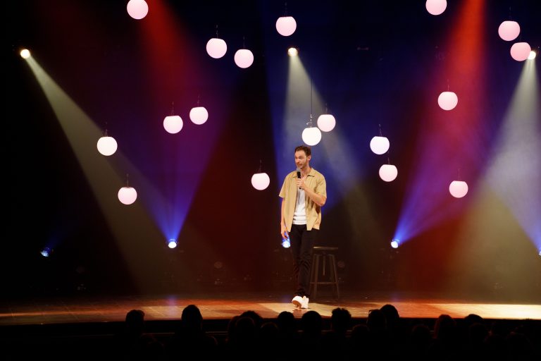 Martin Vachon sera à la salle André-Mathieu le mercredi 11 décembre pour offrir son second spectacle solo au public de Laval.