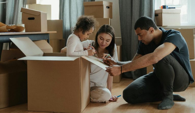 Plusieurs moyens sont à la disposition des parents voulant assurer la sécurité de leurs enfants.