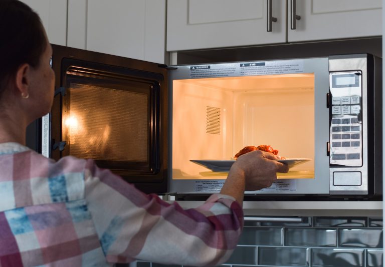 Avec l'arrivée des Fêtes, de nombreux repas laisseront des restes qu'il est bon savoir comment les conserver et pour combien de temps.