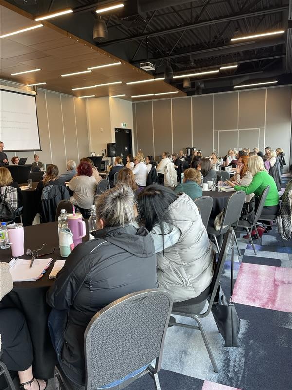 Assemblée lors du passage de l’AQCPE à Laval, à la fin octobre. (Photo gracieuseté)