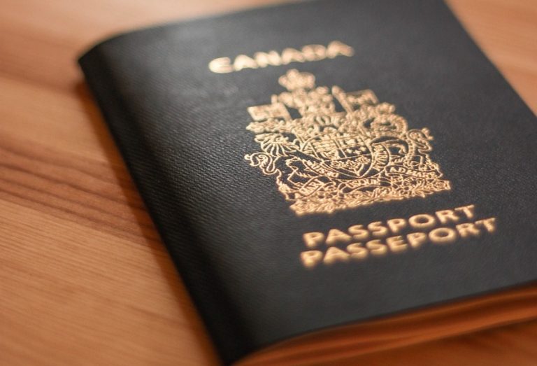 passeport canadien nécessaire aux douanes