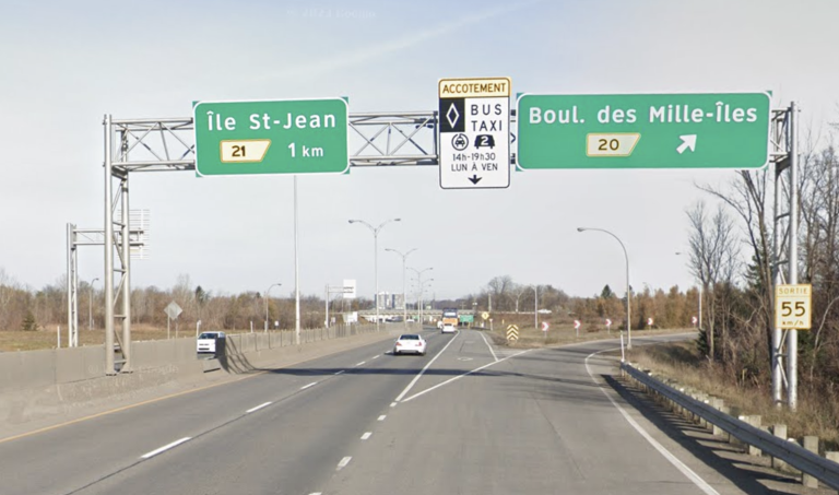 La bretelle de sortie de l'autoroute 25, en direction nord, vers le boulevard des Mille-Îles.