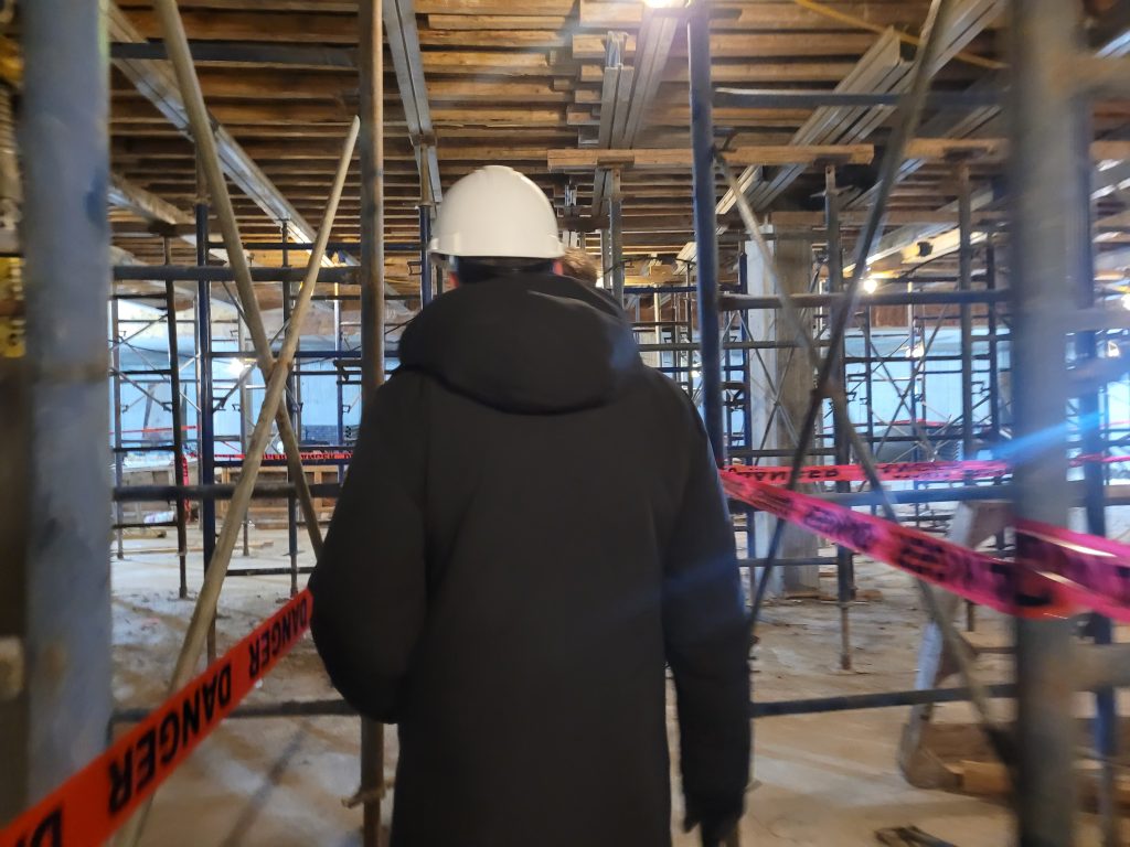 Visite du chantier de l’un des premiers étages du centre EXAL de la Concorde. (Photo 2M.Media – Corinne Prince)