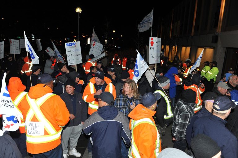 grève des cols bleus à Laval
