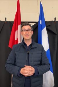 Candidat conservateur Laval—Les Îles, Konstantinos Merakos, a obtenu total 18 240 votes, soit 32,3 % voix; derrière député libéral sortant, Fayçal El-Khoury, qui a récolté 27 978 voix, soit 49,6% suffrage.