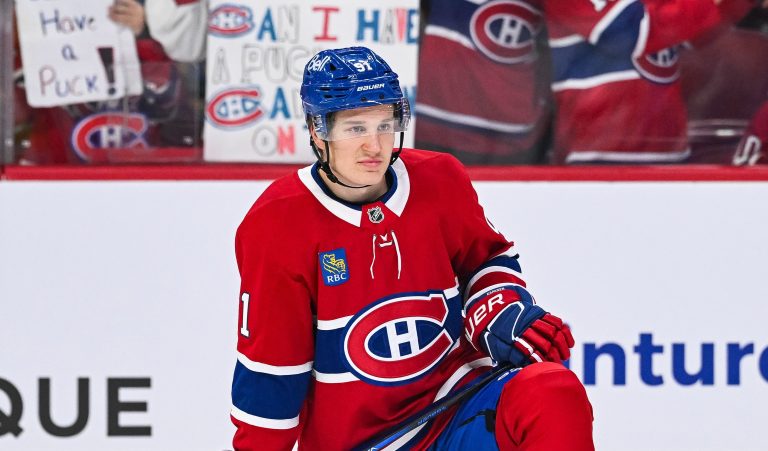 Oliver Kapanen s’amène en renfort avec le Rocket de Laval Oliver Kapanen dans l'uniforme des Canadiens de Montréal.