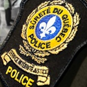 Amende de 1761$ pour un conducteur récidiviste roulant à 190 km/h sur l’A-440 Le conducteur récidiviste a notamment été arrêté pour entrave au travail des policiers de la Sûreté du Québec l’ayant intercepté à 190 km/h sur l’autoroute 440.