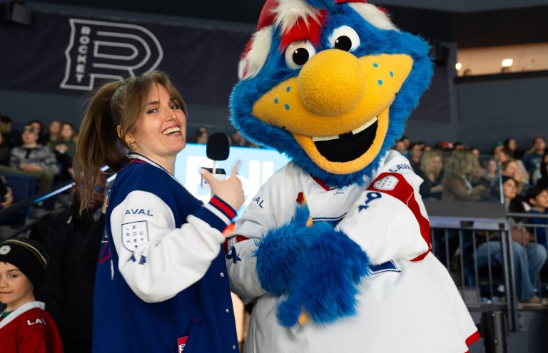 Tourisme: grande campagne estivale pour mousser Laval Le Rocket de Laval a pris part à l’initiative Vox Pop lancée dans le cadre de la campagne estivale de Tourisme Laval. (Photo gracieuseté)