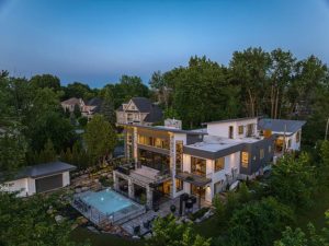 Maison située au 661 - 661A, boulevard Des Mille-Îles, à Laval, en vente sur Centris.