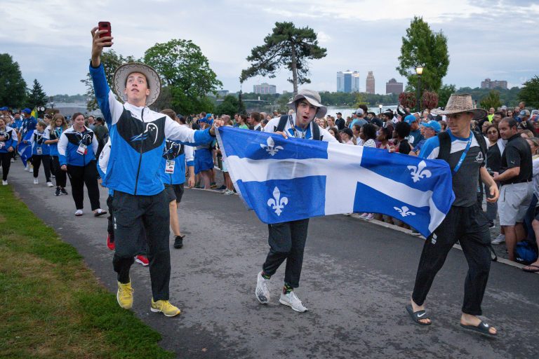 Athlètes du Québec lors de la cérémonie de clôture des Jeux du Canada 2022 qui ont eu lieu à Niagara, en Ontario. (Photo gracieuseté - Steve Parr)