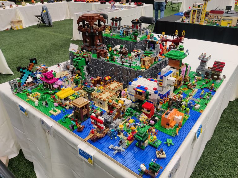 L’association QuéLUG regroupe environ 200 fans de LEGO à travers le Québec, dont une poignée sont de la région de Laval. (Photo gracieuseté)