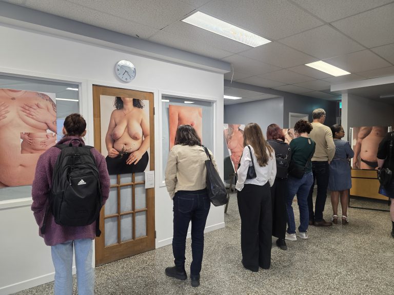 L'exposition Mon corps, mon histoire au Centre des Femmes de Laval. (Photo 2M.Media – Corinne Prince)