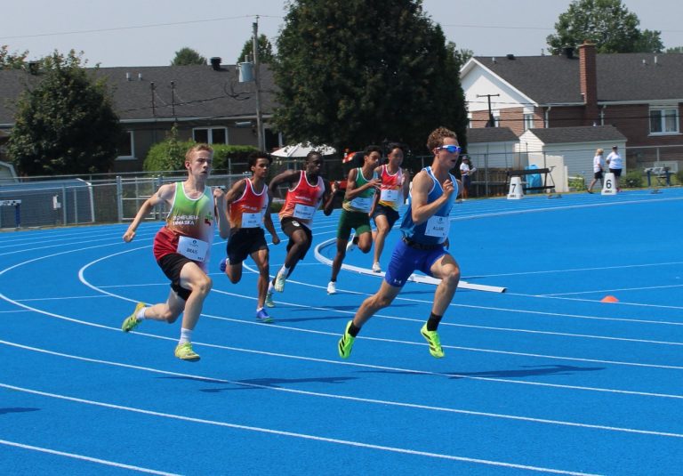 Un quadruplé doré pour Mickael Allaire Mickael Allaire en première position lors d'une épreuve sur courte distance à la 59e Finale des Jeux du Québec – Trois-Rivières 2025. (Photo gracieuseté – Sports Laval)