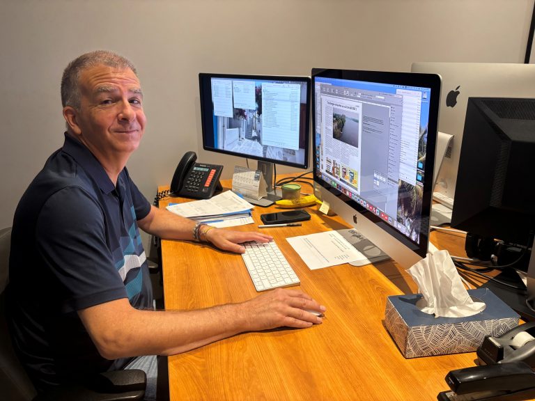 Denis Gauvin, directeur de production et infographiste en chef.