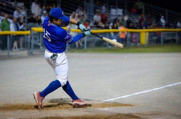 Arnold Ohanian dans l’uniforme de l’équipe du Québec. (Photo gracieuseté)