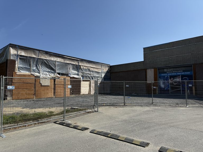 13 chantiers complétés et 9 en cours dans les écoles de Laval Les travaux à l’école secondaire Horizon Jeunesse sont toujours en cours. (Photo 2M.Média – Julie L’Hérault)