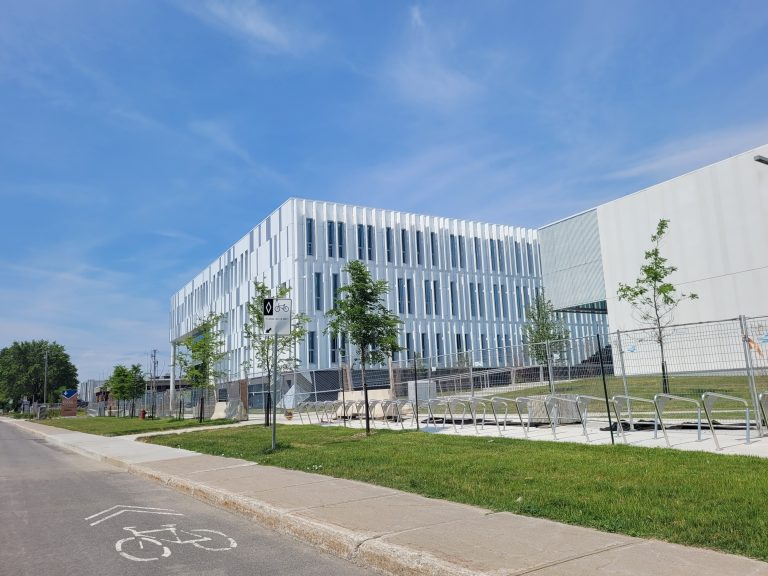 Aucune nouvelle école à Laval en 2025-2026 La dernière école à avoir vu le jour à Laval est l’école secondaire de la Croisée, en septembre 2024. (Photo 2M.Média – Corinne Prince)