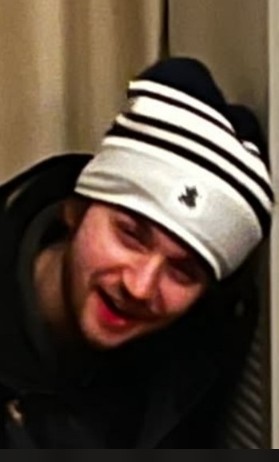 On est sans nouvelles de Liam Toman, un jeune Ontarien de 22 ans, depuis 48 heures, pour qui on offre une récompense pouvant atteindre 10 000$. (Photo gracieuseté - Sûreté du Québec)