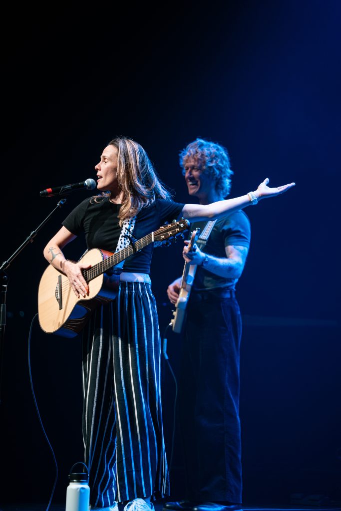 Pascale Picard et son guitariste. (Photo gracieuseté)
