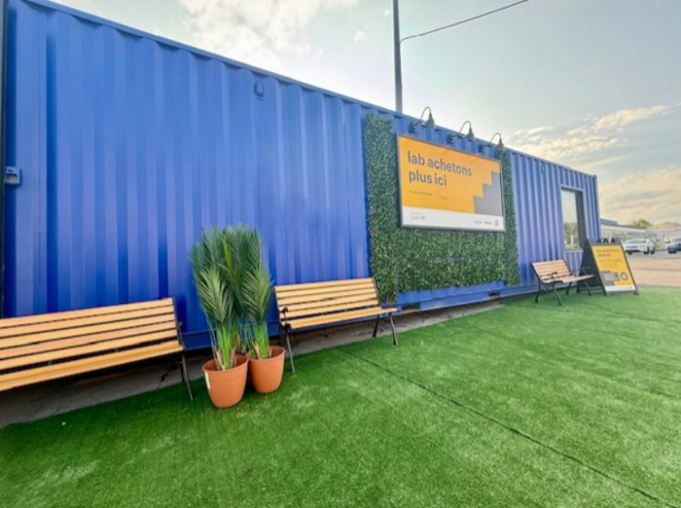 Un laboratoire d’innovation commerciale voit le jour à Laval Le projet pilote Lab Achetons plus ici de Laval Économique est un laboratoire d'innovation qui sera érigé dans le stationnement du RONA Pont-Viau, situé au 164, boulevard des Laurentides, jusqu'au 28 septembre. (Photo gracieuseté - Ville de Laval)