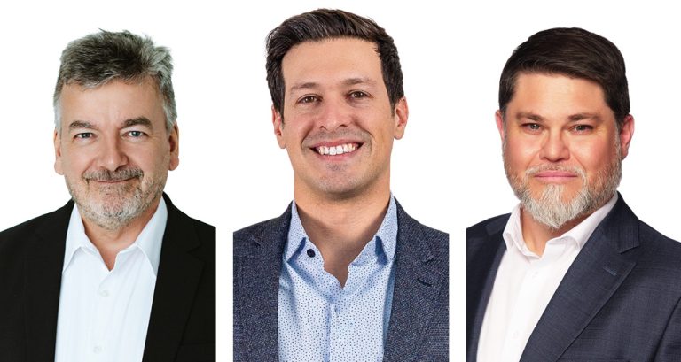 Élections municipales : c’est parti pour 45 jours Dans l’ordre habituel, Claude Larochelle, chef de Parti Laval – Équipe Larochelle et aspirant maire, Stéphane Boyer, chef du Mouvement Lavallois – Équipe Stéphane Boyer et candidat à sa réélection à la mairie de Laval, et Frédéric Mayer, candidat à la mairie pour Action Laval.