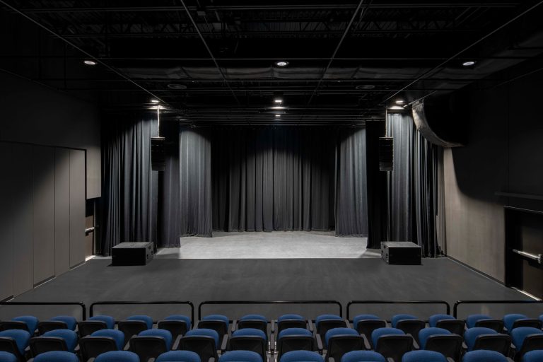 Nouvelle salle de spectacle dans l’est de Laval La nouvelle salle de spectacle dans l’est de Laval se situe au 1000, rue Marie-Uguay, dans le quartier de Saint-François. (Photo gracieuseté - David Boyer Photographe)