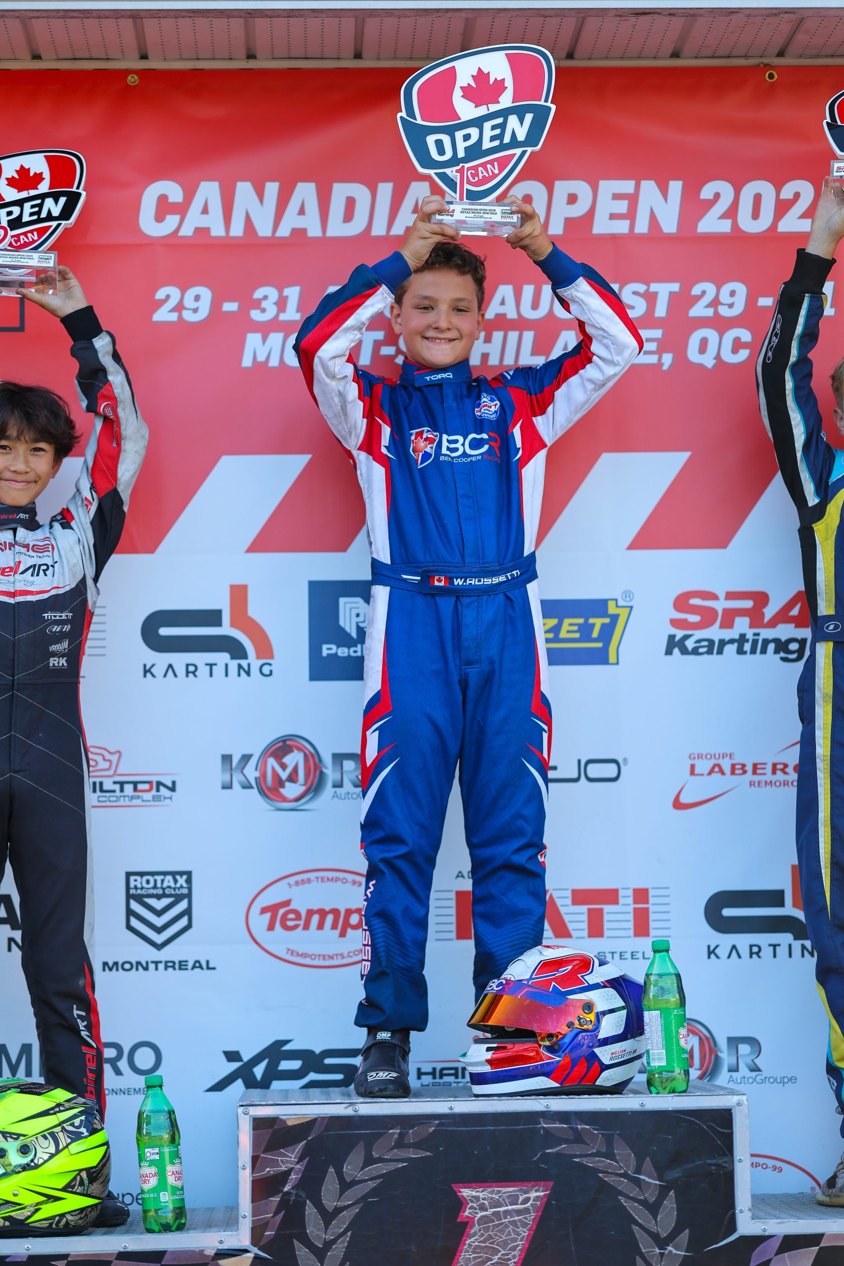 William Rossetti sur la plus haute marche du podium au Canadian Open. (Photo gracieuseté – Cody Schindel)