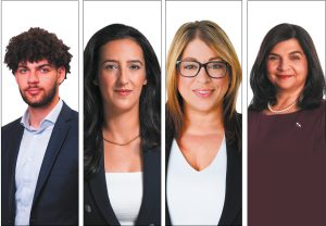 Dans l’ordre habituel, les quatre candidats dans Chomedey sont Costa Deeb (Action Laval), Denitsa Dimitrova (Mouvement lavallois - Équipe Stéphane Boyer), Sally Radwan (Parti Laval - Équipe Larochelle) et Aglaia Revelakis (candidate indépendante).
